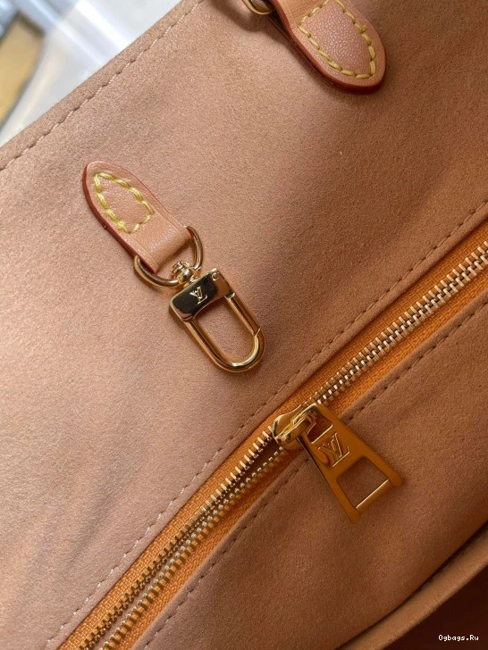 LOUIS MM ONTHEGO VUITTON 0113